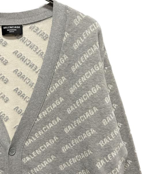 BALENCIAGA（バレンシアガ）BALENCIAGA (バレンシアガ) BALENCIAGA WARDROBE/オールオーバーロゴカーディガン グレー サイズ:2の古着・服飾アイテム