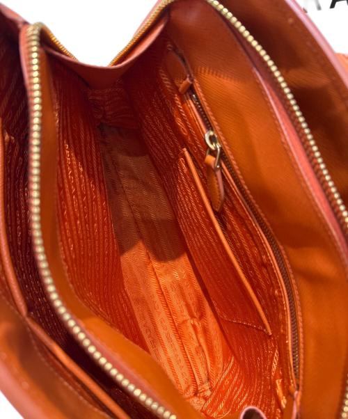 PRADA（プラダ）PRADA (プラダ) サフィアーノ ラクス パラス ハンドバ　	BN2412ッグ オレンジの古着・服飾アイテム