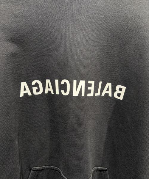 BALENCIAGA（バレンシアガ）BALENCIAGA (バレンシアガ) リバースロゴパーカー/2022年 ブラック サイズ:2の古着・服飾アイテム