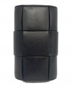 BOTTEGA VENETAボッテガベネタ）の古着「カセット レザーフォンポーチ」｜ブラック