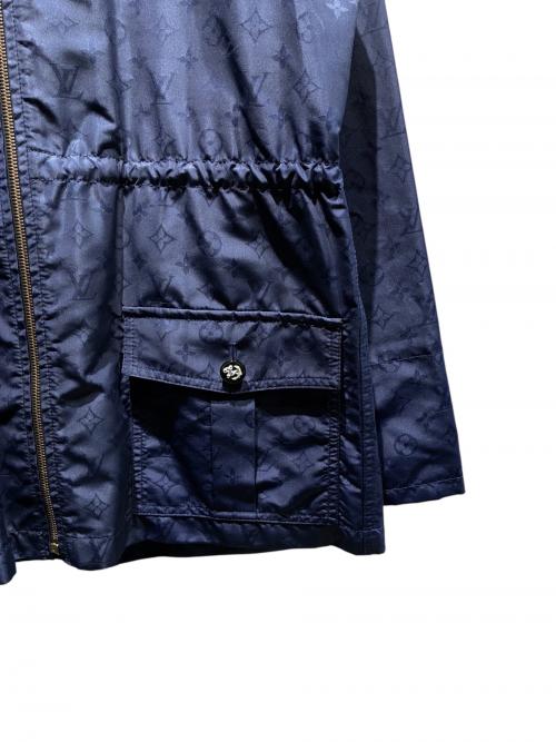 LOUIS VUITTON（ルイ ヴィトン）LOUIS VUITTON (ルイ ヴィトン) モノグラムナイロンジャケット RW242WW OU6 FROW12　24AW ネイビー サイズ:36 未使用品の古着・服飾アイテム