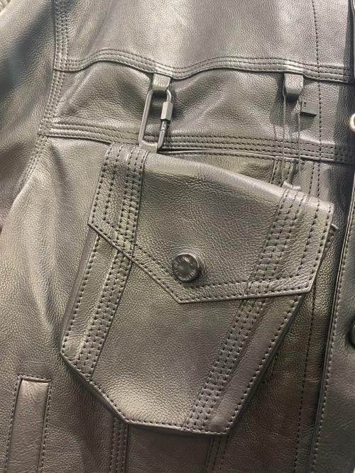 LOUIS VUITTON（ルイ ヴィトン）LOUIS VUITTON Louis Vuitton 3D Pocket Leather Jacket with LV Logo/3Dポケットレザージャケット/レザージャケット/ロゴジャケット/LVロゴ/HIL03ETGS サイズ:44の古着・服飾アイテム