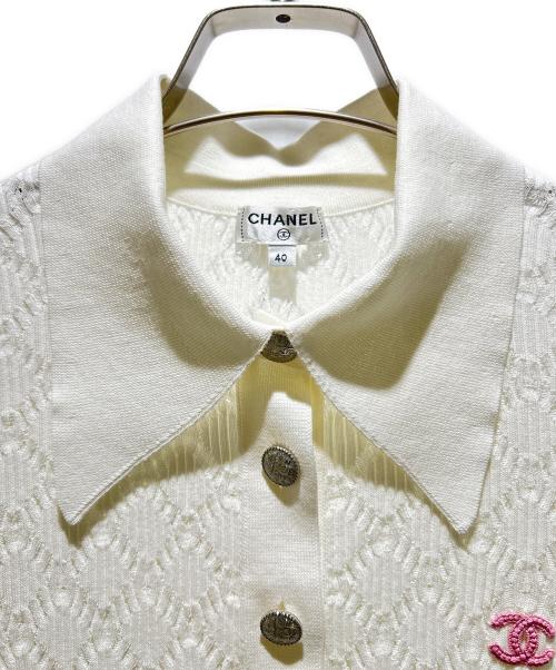 CHANEL（シャネル）CHANEL (シャネル) ココボタンニットポロシャツ/P63124K48813 ホワイト サイズ:40の古着・服飾アイテム