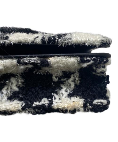 CHANEL（シャネル）CHANEL (シャネル) COCO Mark Chain Shoulder Bag/コマーク ショルダーバッグ ホワイト×ブラックの古着・服飾アイテム