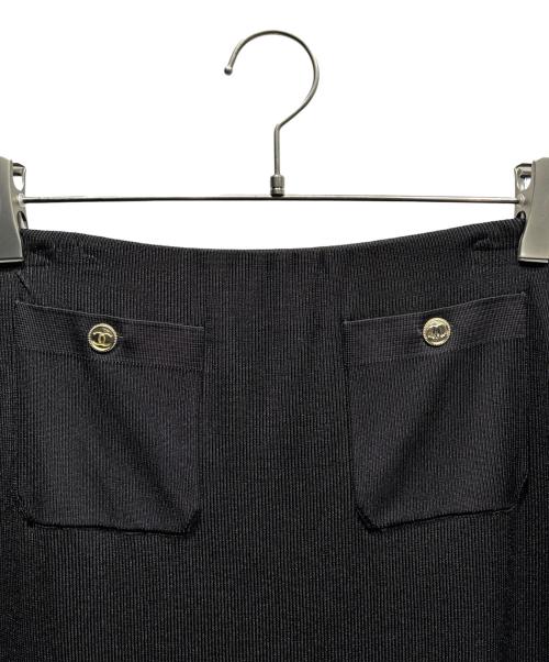 CHANEL（シャネル）CHANEL (シャネル) ココボタンニットスカート/P64748K60697 ブラック×ホワイト サイズ:34の古着・服飾アイテム