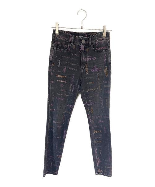 CHANEL（シャネル）CHANEL (シャネル) ロゴプリントデニムパンツ ブラック サイズ:34の古着・服飾アイテム