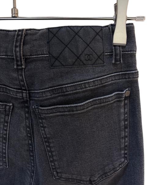 CHANEL（シャネル）CHANEL (シャネル) ココマークデニムパンツ P64935V61048 ブラック サイズ:34の古着・服飾アイテム