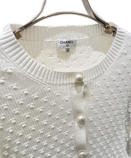 CHANEL（シャネル）CHANEL (シャネル) パールボタンカーディガン ホワイト サイズ:38の古着・服飾アイテム