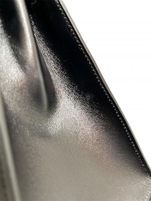 HERMES（エルメス）HERMES (エルメス) Kelly 28 ケリー 28/外縫い/ボックスカーフ/ブラック/〇J刻印：1980年製造/ゴールド金具 ブラック サイズ:28の古着・服飾アイテム