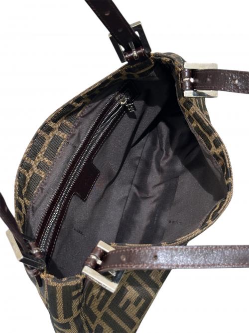 FENDI（フェンディ）FENDI (フェンディ) ズッカ柄マンバケットハンドバック ブラウンの古着・服飾アイテム