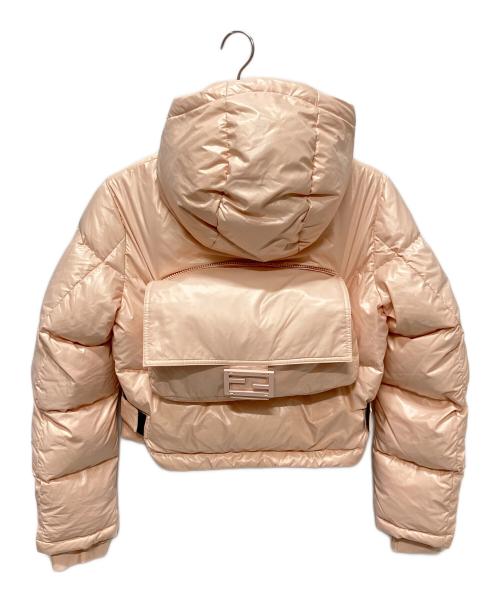 FENDI（フェンディ）FENDI (フェンディ) ロゴショートダウンジャケット　FAN106 AK8N ピンク サイズ:Mの古着・服飾アイテム