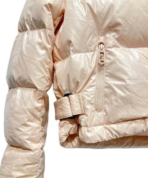 FENDI（フェンディ）FENDI (フェンディ) ロゴショートダウンジャケット　FAN106 AK8N ピンク サイズ:Mの古着・服飾アイテム