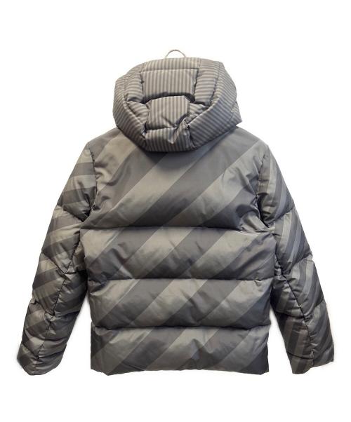 FENDI（フェンディ）FENDI (フェンディ) リバーシブルズッカダウンジャケット グレー×ブラック サイズ:44の古着・服飾アイテム