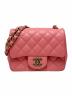 CHANEL（シャネル）の古着「ミニマトラッセ17/A35200」｜ピンク