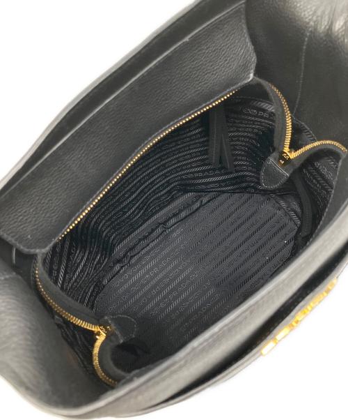 PRADA（プラダ）PRADA (プラダ) ヴィッテロダイノショルダーバッグ ブラックの古着・服飾アイテム