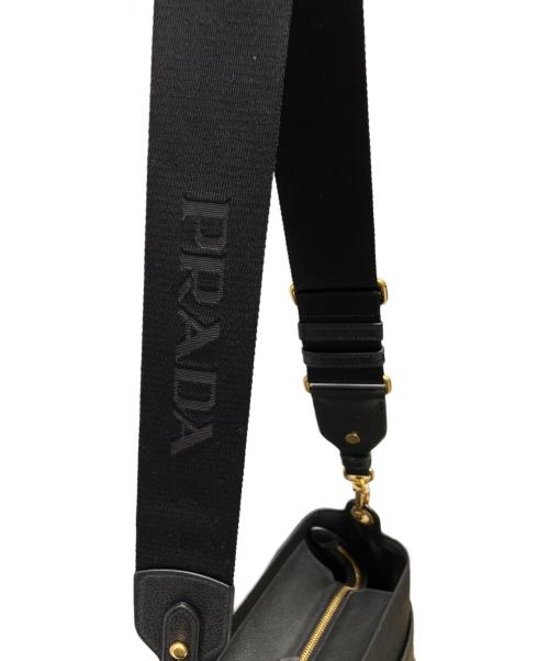 PRADA（プラダ）PRADA (プラダ) ヴィッテロダイノショルダーバッグ ブラックの古着・服飾アイテム