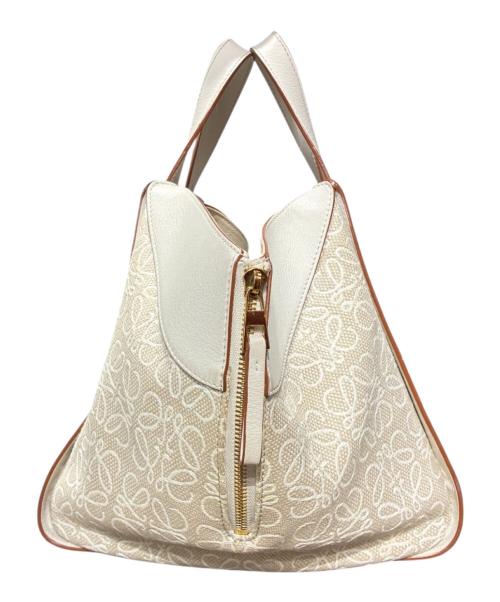 LOEWE（ロエベ）LOEWE (ロエベ) ショルダーバッグ アイボリー サイズ:スモールの古着・服飾アイテム