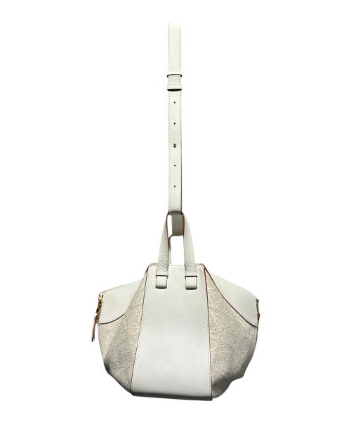 LOEWE（ロエベ）LOEWE (ロエベ) ショルダーバッグ アイボリー サイズ:スモールの古着・服飾アイテム