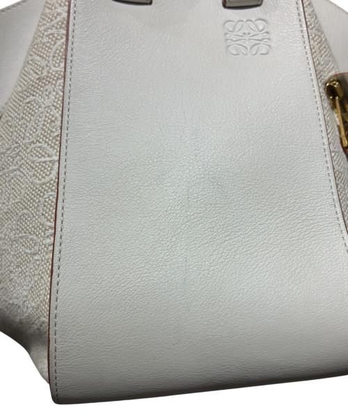 LOEWE（ロエベ）LOEWE (ロエベ) ショルダーバッグ アイボリー サイズ:スモールの古着・服飾アイテム