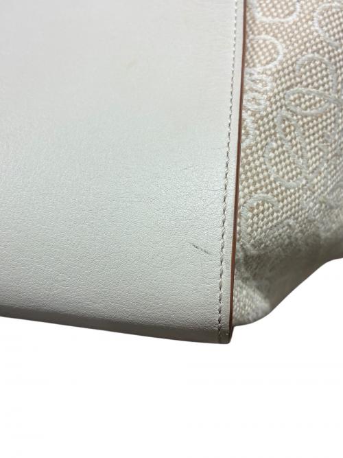 LOEWE（ロエベ）LOEWE (ロエベ) ショルダーバッグ アイボリー サイズ:スモールの古着・服飾アイテム