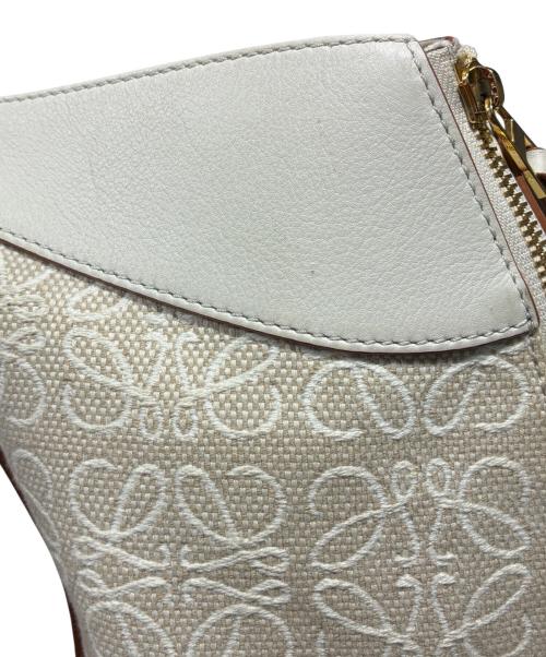 LOEWE（ロエベ）LOEWE (ロエベ) ショルダーバッグ アイボリー サイズ:スモールの古着・服飾アイテム