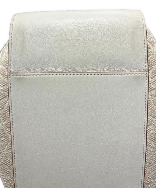 LOEWE（ロエベ）LOEWE (ロエベ) ショルダーバッグ アイボリー サイズ:スモールの古着・服飾アイテム