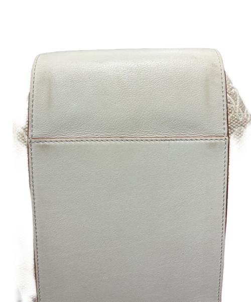 LOEWE（ロエベ）LOEWE (ロエベ) ショルダーバッグ アイボリー サイズ:スモールの古着・服飾アイテム