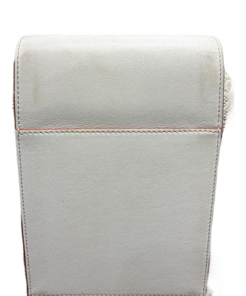 LOEWE（ロエベ）LOEWE (ロエベ) ショルダーバッグ アイボリー サイズ:スモールの古着・服飾アイテム