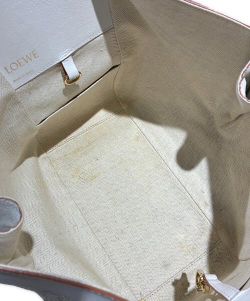 LOEWE（ロエベ）LOEWE (ロエベ) ショルダーバッグ アイボリー サイズ:スモールの古着・服飾アイテム