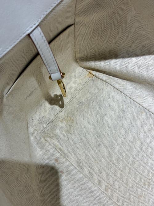 LOEWE（ロエベ）LOEWE (ロエベ) ショルダーバッグ アイボリー サイズ:スモールの古着・服飾アイテム