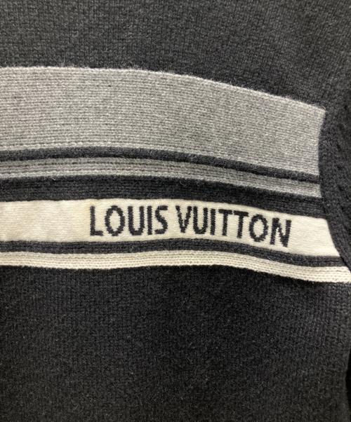 LOUIS VUITTON（ルイ ヴィトン）LOUIS VUITTON (ルイ ヴィトン) Cashmere Logo Knit with Shoulder Buttons/ショルダーボタン カシミヤロゴニット ブラック×グレー×ホワイト サイズ:XSの古着・服飾アイテム