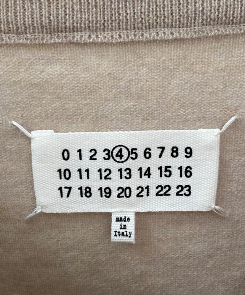 Maison Margiela（メゾンマルジェラ）Maison Margiela (メゾンマルジェラ) エルボーパッチVネックニット ベージュ サイズ:XSの古着・服飾アイテム