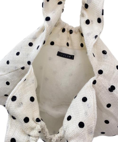 LUDLOW（ラドロー）LUDLOW (ラドロー) Gyoza ポルカドット ハンドバッグ ホワイトの古着・服飾アイテム