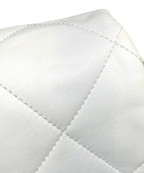 CHANEL（シャネル）CHANEL (シャネル) ショルダーバッグ/シャネル19/ラムスキン ホワイトの古着・服飾アイテム