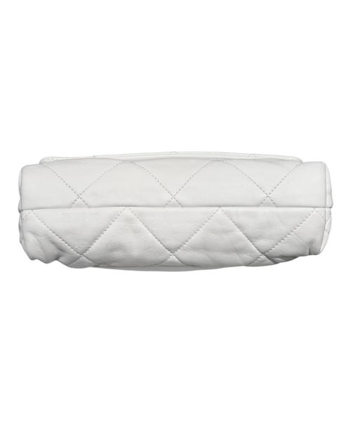 CHANEL（シャネル）CHANEL (シャネル) シャネル19 ホワイトの古着・服飾アイテム