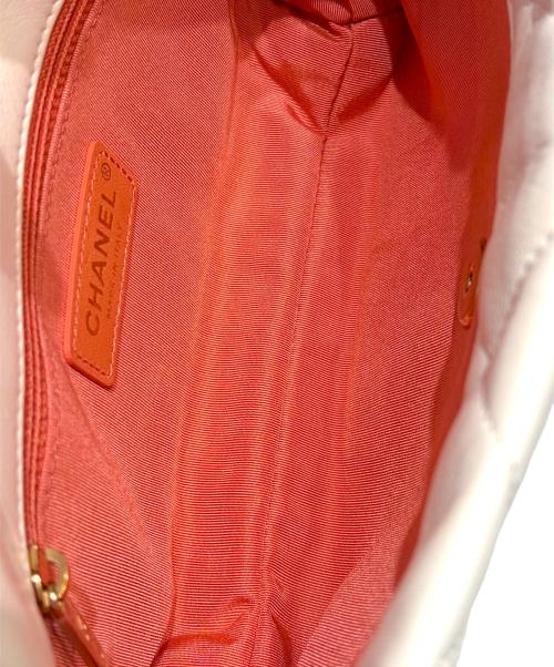 CHANEL（シャネル）CHANEL (シャネル) シャネル19 ホワイトの古着・服飾アイテム