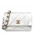 CHANEL（シャネル）の古着「ショルダーバッグ/シャネル19/ラムスキン」｜ホワイト