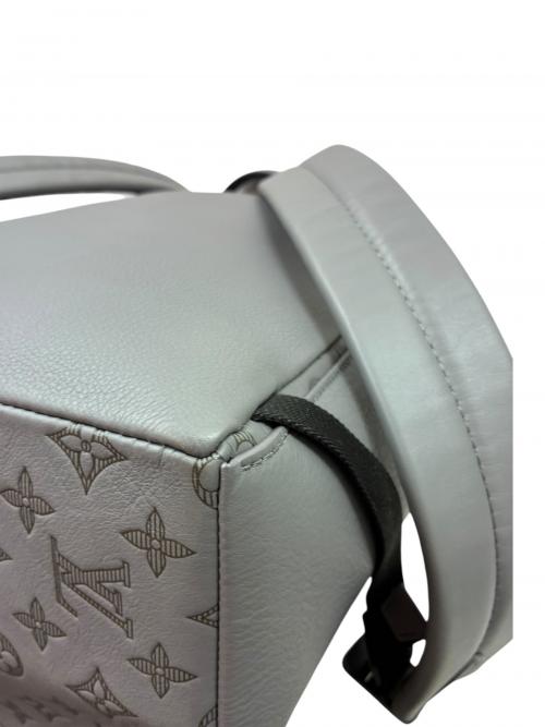 LOUIS VUITTON（ルイ ヴィトン）LOUIS VUITTON (ルイ ヴィトン) ディスカバリー・バックパックPM M46557 グレー サイズ:-の古着・服飾アイテム