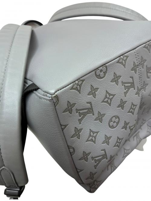 LOUIS VUITTON（ルイ ヴィトン）LOUIS VUITTON (ルイ ヴィトン) ディスカバリー・バックパックPM M46557 グレー サイズ:-の古着・服飾アイテム