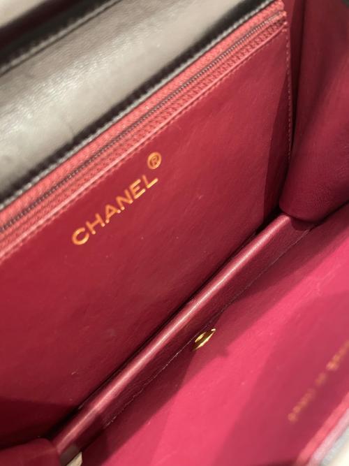 CHANEL（シャネル）CHANEL (シャネル) プッシュロックチェーンショルダーバッグ ブラックの古着・服飾アイテム