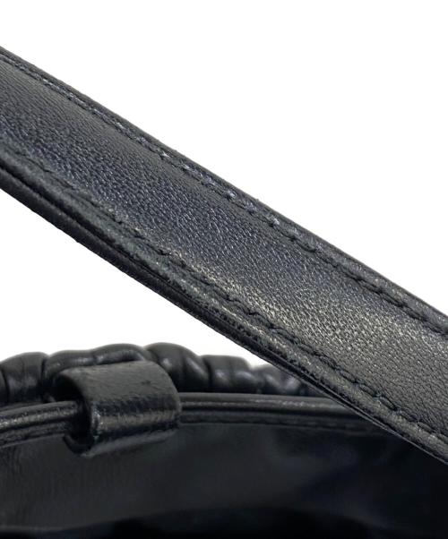 MIU MIU（ミュウミュウ）MIU MIU (ミュウミュウ) ミニバケットバッグ ブラックの古着・服飾アイテム