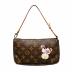 LOUIS VUITTON（ルイ ヴィトン）の古着「ポシェット/アクセソワールモノグラム/パンダ/M51981」