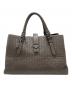 BOTTEGA VENETA（ボッテガベネタ）の古着「イントレチャートハンドバッグ」｜グレー