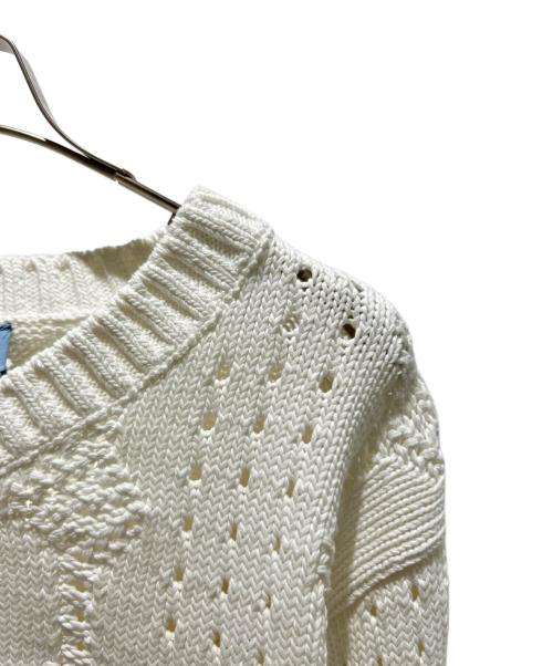 PRADA（プラダ）PRADA (プラダ) トライアングルロゴVネックケーブルニット P24R1I S221 11GB ホワイト サイズ:42の古着・服飾アイテム