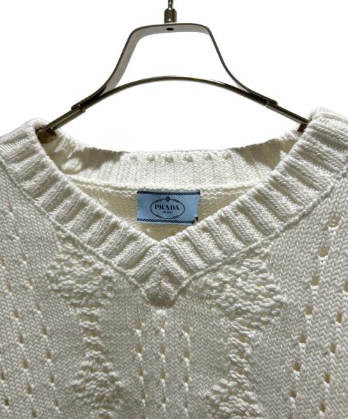 PRADA（プラダ）PRADA (プラダ) トライアングルロゴVネックケーブルニット P24R1I S221 11GB ホワイト サイズ:42の古着・服飾アイテム