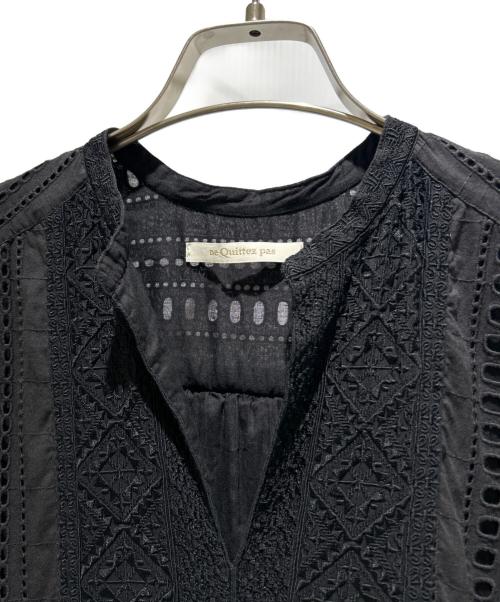 ne quittez pas（ヌキテパ）ne quittez pas (ヌキテパ) STRIPE CUTWORK EMBROIDERY 010551GY5 ブラック サイズ:Sの古着・服飾アイテム