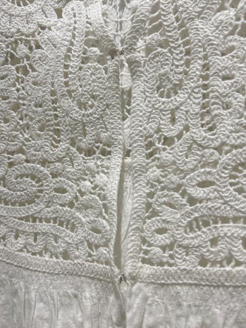 ne quittez pas（ヌキテパ）ne quittez pas (ヌキテパ) Cotton Jacquard Lace Yoke Top スリーブ レース ペプラム ジレ/010252WJ1 ホワイト サイズ:FREEの古着・服飾アイテム