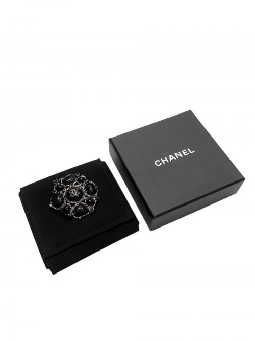 CHANEL（シャネル）CHANEL (シャネル) ココマーク ブラックストーン ブローチ ブラック サイズ:-の古着・服飾アイテム