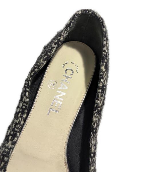 CHANEL（シャネル）CHANEL (シャネル) カメリアツイードパンプス ブラック×ホワイト サイズ:38 1/2Cの古着・服飾アイテム