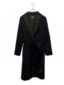 LOUIS VUITTON（ルイ ヴィトン）の古着「モノグラムガウンコート」｜ブラック